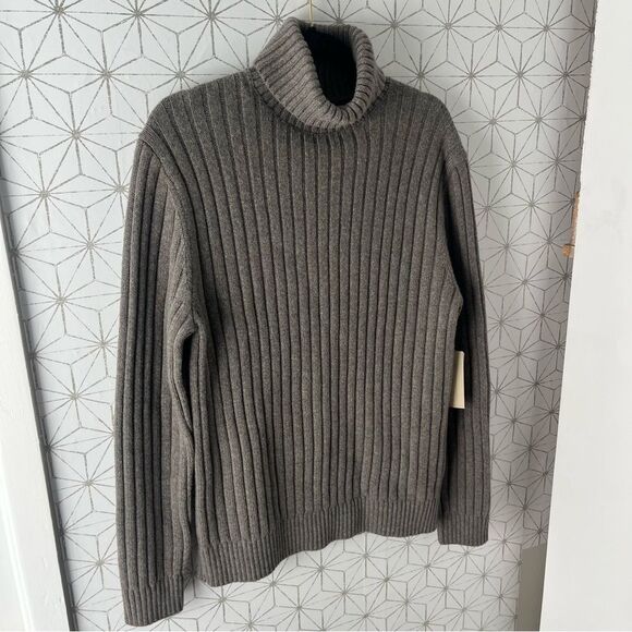 Banana Republic Heritage Collection Gray Wool Ribbed Turtleneck Sweater - Picture 2 of 6